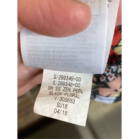 GAP Black Floral Peplum Blouse Women’s Size XL - Picture 9 of 9